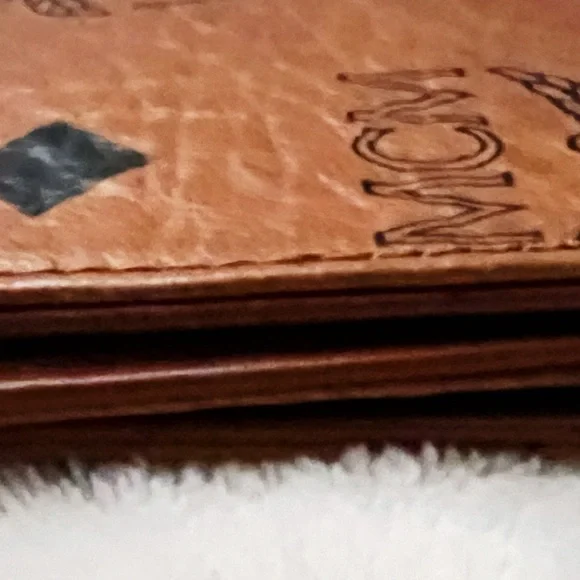 MCM Cognac Leather Key Holder EUC! - Picture 3 of 9